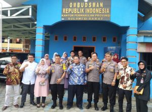 Poto bersama Ombudsman dan jajaran Polda Sulbar Terkait Penyelesaian Kasus Bentrok Oknum Brimob dan Warga, Ombudsman Apresiasi Kapolda Sulbar
