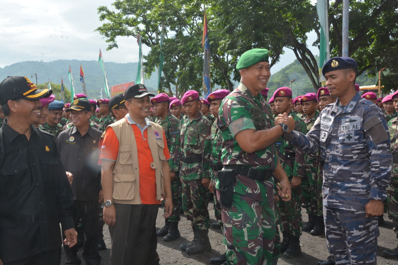 Pasukan Satgas Rehab Rekon Zeni TNI Tiba Di Lombok