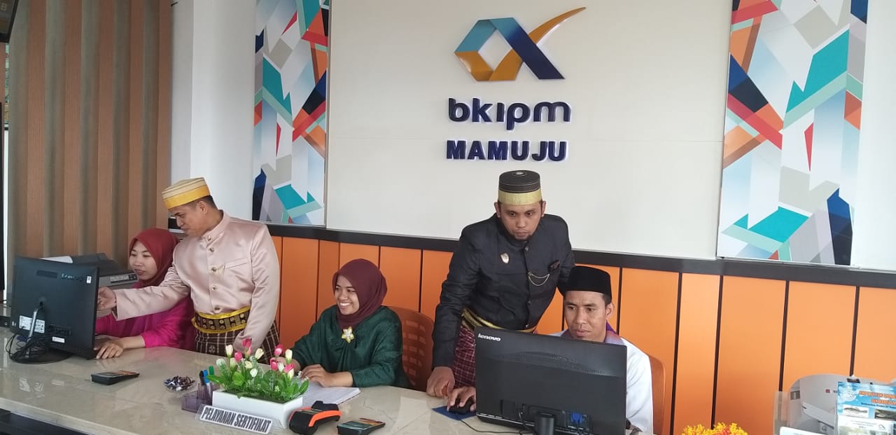 Hari Selasa BKIPM Kenakan Pakaian Adat