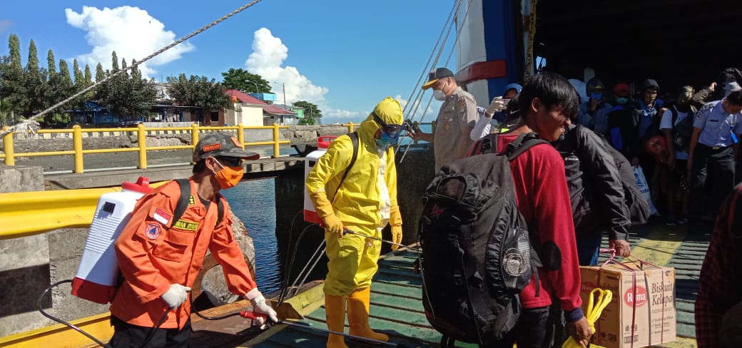 Forkompinda Kabupaten Mamuju Lakukan Pemantauan dan Penyemprotan Desinfektan