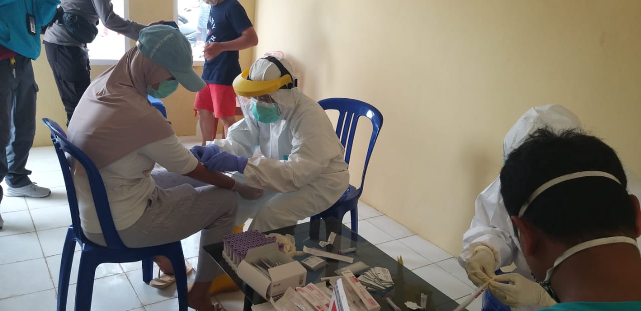50 Warga Perumahan Puri Mutiara III Mamuju di Rapid Test