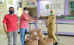 Arwan Aras Kembali Serahkan Bantuan Masker dan Hand Sanitizer ke Rumah Sakit dan Puskesmas