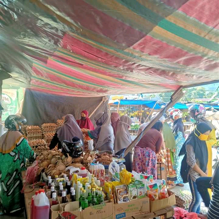 Pembeli Serbu Telur Ayam Harga Murah
