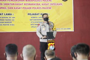 Wakapolres Majene Dikukuhkan Bersama 8 Pejabat Polres Majene Diserahterimakan Wakapolres Majene Dikukuhkan Bersama 8 Pejabat Polres Majene Diserahterimakan