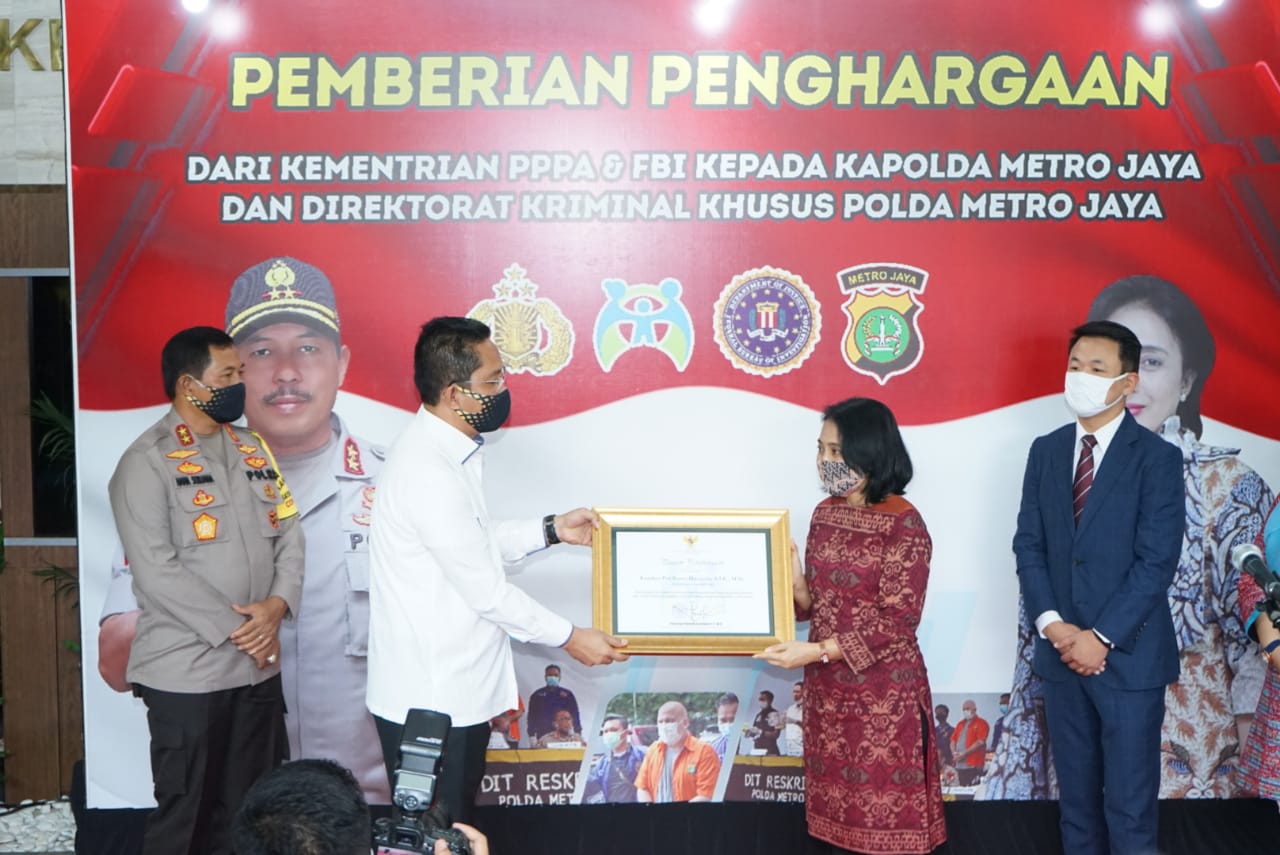 IMG-20200624-WA0047 Berhasil Ungkap Kasus Eksploitasi dan Perdagangan Anak, Menteri Bintang Berikan Penghargaan Kepada 36 Aparat Penegak Hukum