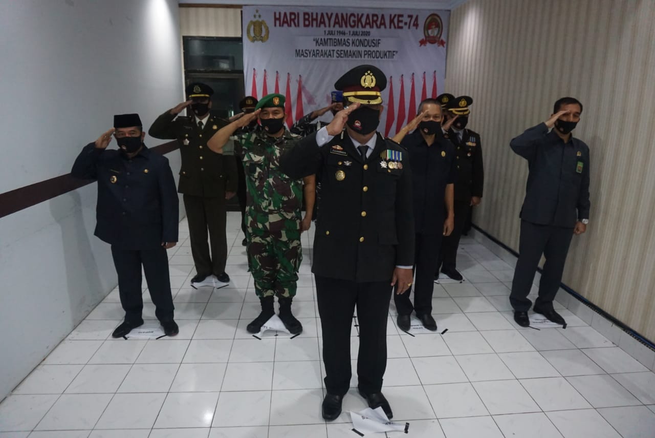 Polres Polman Bersama Forkopimda Mengikuti Upacara HUT Bhayangkara ke-74 Secara Virtual