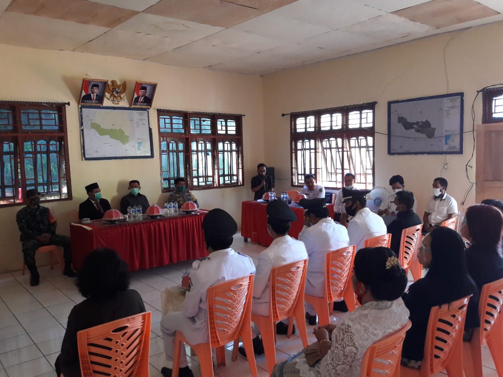 Hadiri Pelantikan Karateker Kepala Desa, Kapolsek Kalumpang Sisipkan Pesan Kamtibmas