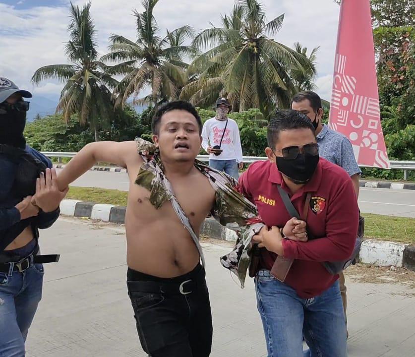 Demo di Hari Kemerdekaan Lima Massa Aksi Diamankan Ke Kantor Polisi