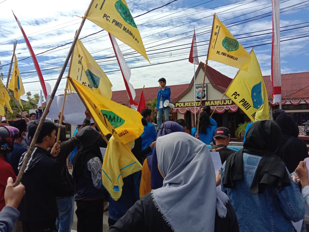 IMG-20200818-WA0037 Rekannya Dipukul,PMII Cab Mamuju Gelar Aksi Solidaritas