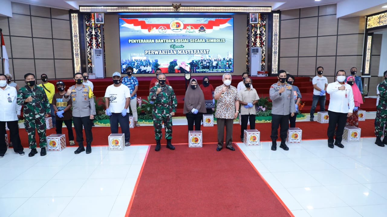 IMG-20200918-WA0012 Alumni AKABRI 1989 Serahkan Paket Sembako dan Masker Kepada Warga di Kaltim