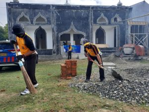 Gelora Hut Lantas Ke-65, Satuan Lalu Lintas Polres Majene Kerja Bakti di Tempat Ibadah