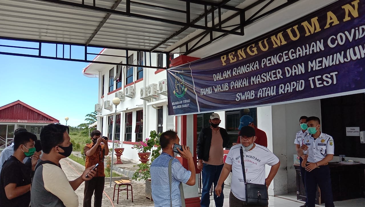 Sejumlah Jurnalis di Usir Dari Kantor Kejati Sulbar