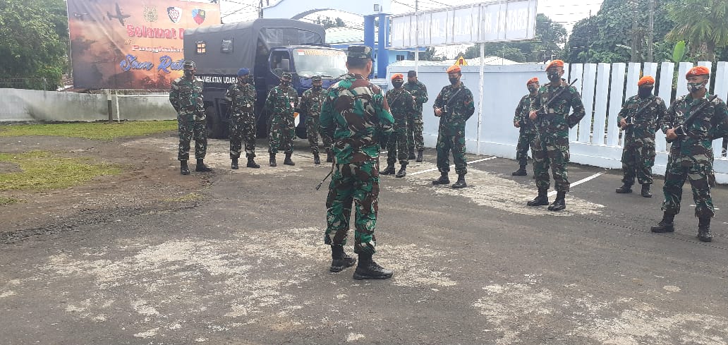 Komandan Pangkalan TNI AU Sam Ratulangi Terima Regu Satgas Pam Aset AU