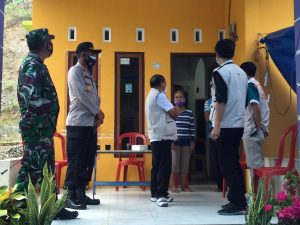 WhatsApp Image 2020-10-09 at 16.48.16 Kapolres Dampingi Wakil Bupati Mamasa Salurkan Sembako dan Santunan