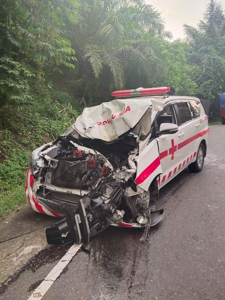 Ambulance Pemkab Majene Rusak Parah