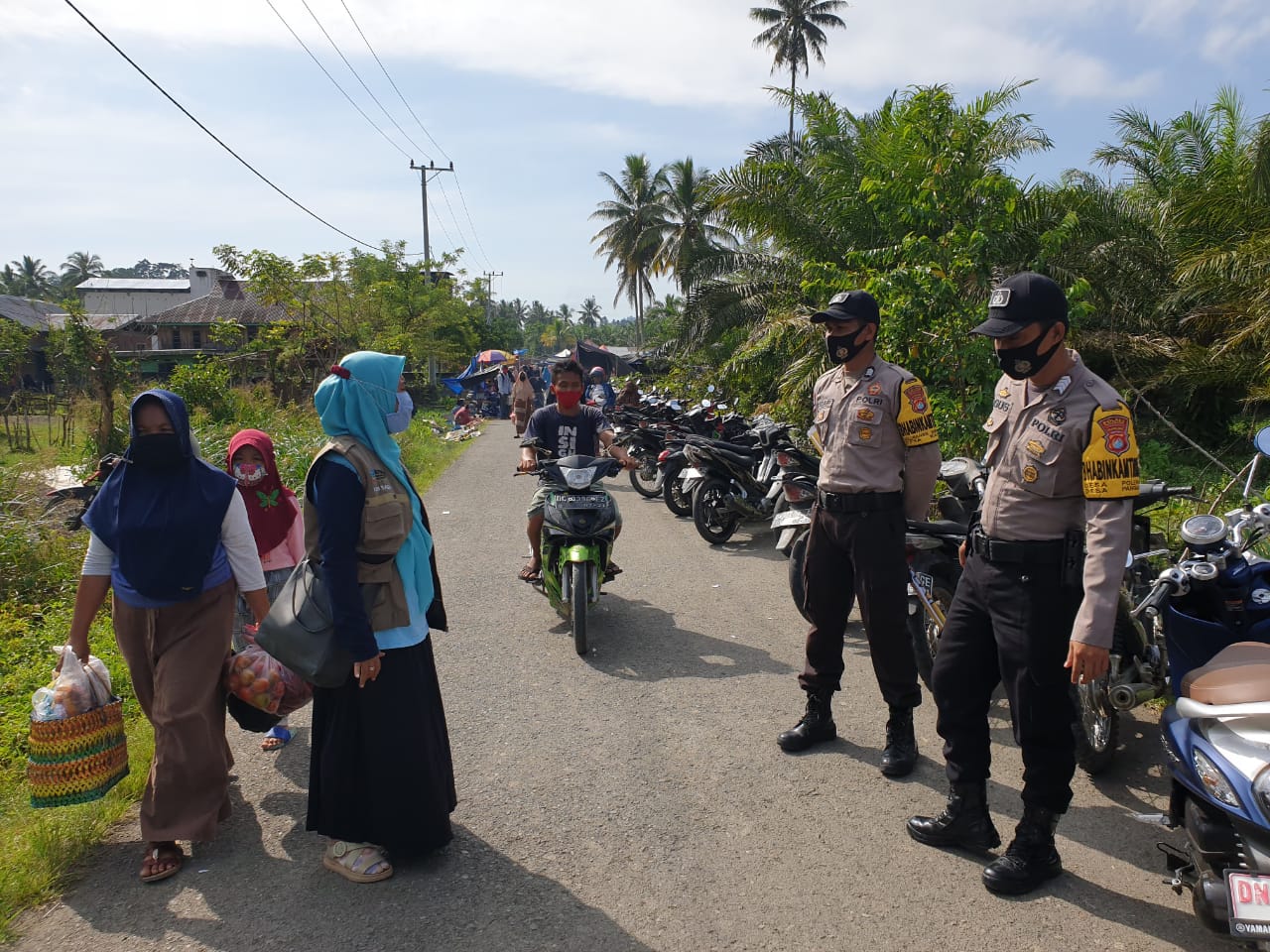 Polsek Bambalamotu Melaksanakan Ops.Yustisi di Pasar Rakyat