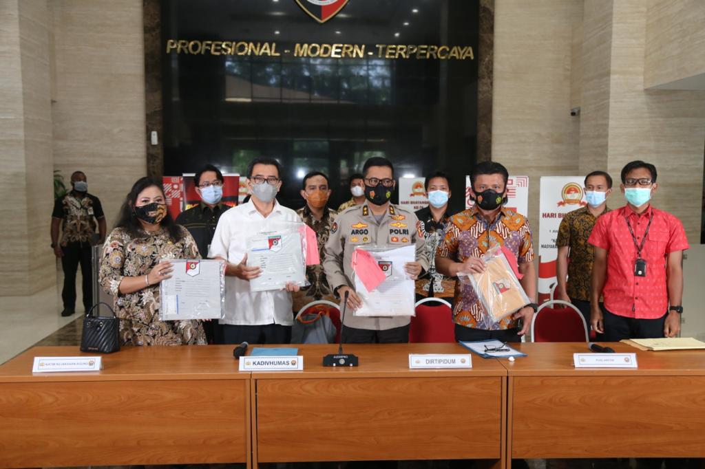 Tersangka Kebakaran Gedung Kejagung Bertambah Tiga Orang Tersangka Kebakaran Gedung Kejagung Bertambah Tiga Orang