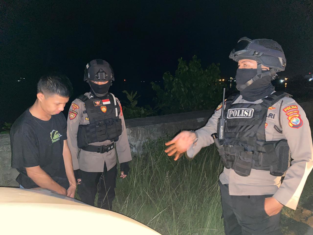 Patroli Malam, Personil Polda Sulbar Sasar Pelanggar Prokes Patroli Malam, Personil Polda Sulbar Sasar Pelanggar Prokes