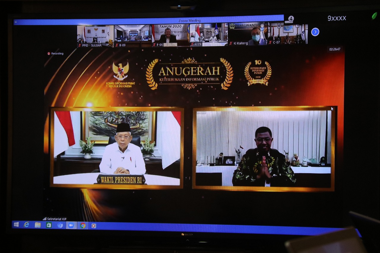 Anugerah Keterbukaan Informasi Publik, Sulbar Raih Kategori "Menuju Informatif" Anugerah Keterbukaan Informasi Publik, Sulbar Raih Kategori "Menuju Informatif"