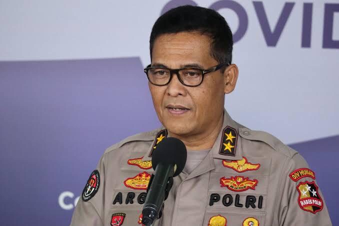 Polri Sebut Baliho Habib Rizieq Ditertibkan Karena Melanggar Perda Polri Sebut Baliho Habib Rizieq Ditertibkan Karena Melanggar Perda
