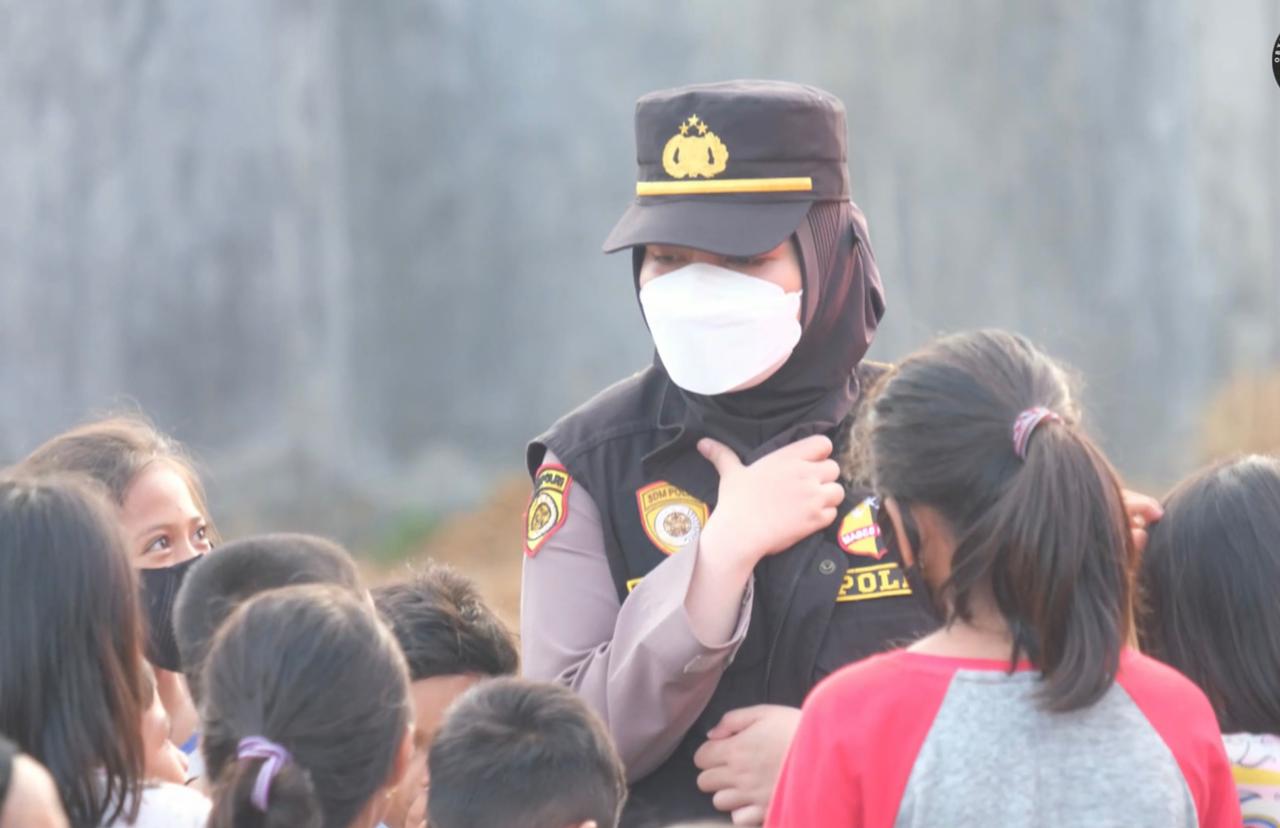 Tim Trauma Healing Polda Sulbar dan SSDM Polri sambangi pengungsi di Titik Gempa