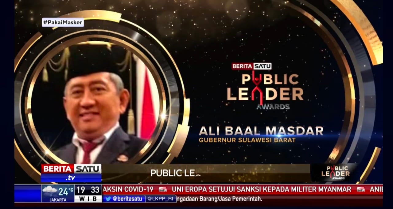 Gubernur Sulbar Terima Penghargaan Public Leader Awards