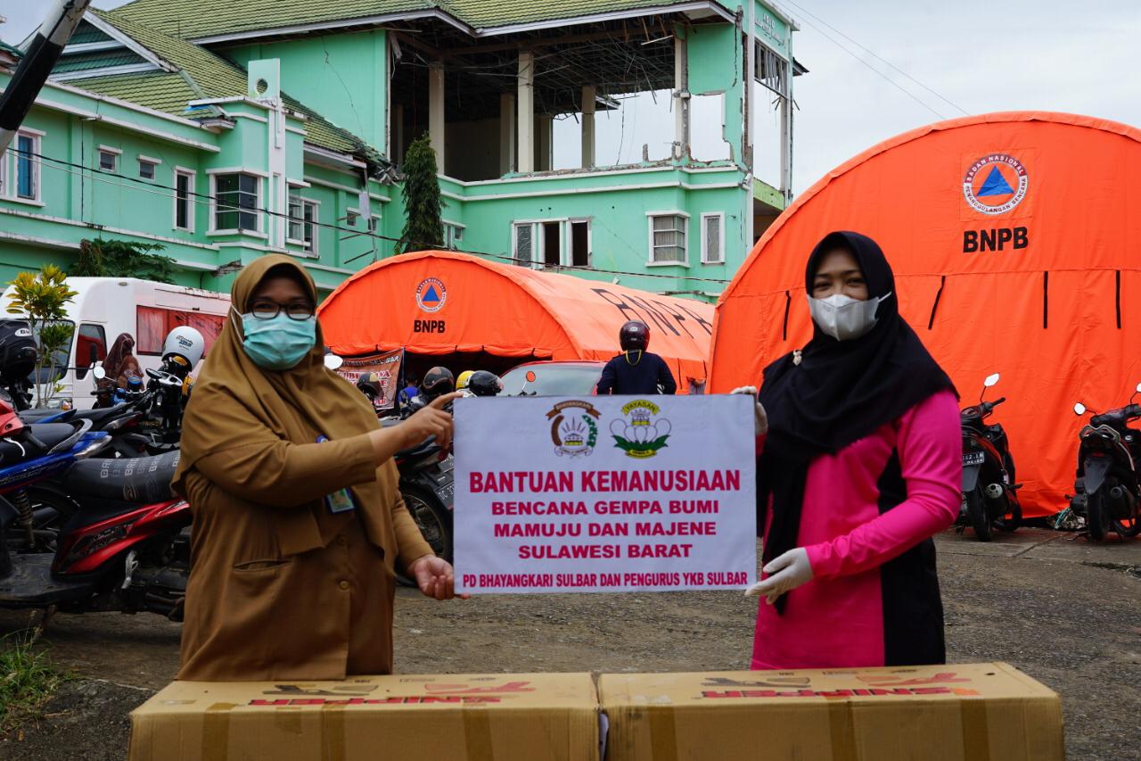 Bhayangkari Daerah Sulbar Salurkan Bantuan ke Tenaga Medis