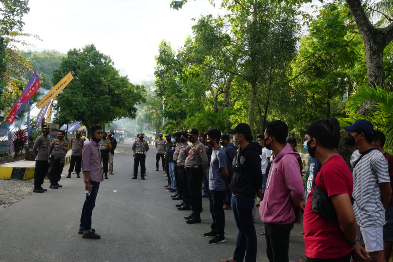 Personil Polres Polman Pengamanan Intermediet Training Tingkat Internasional HMI Cabang Polman