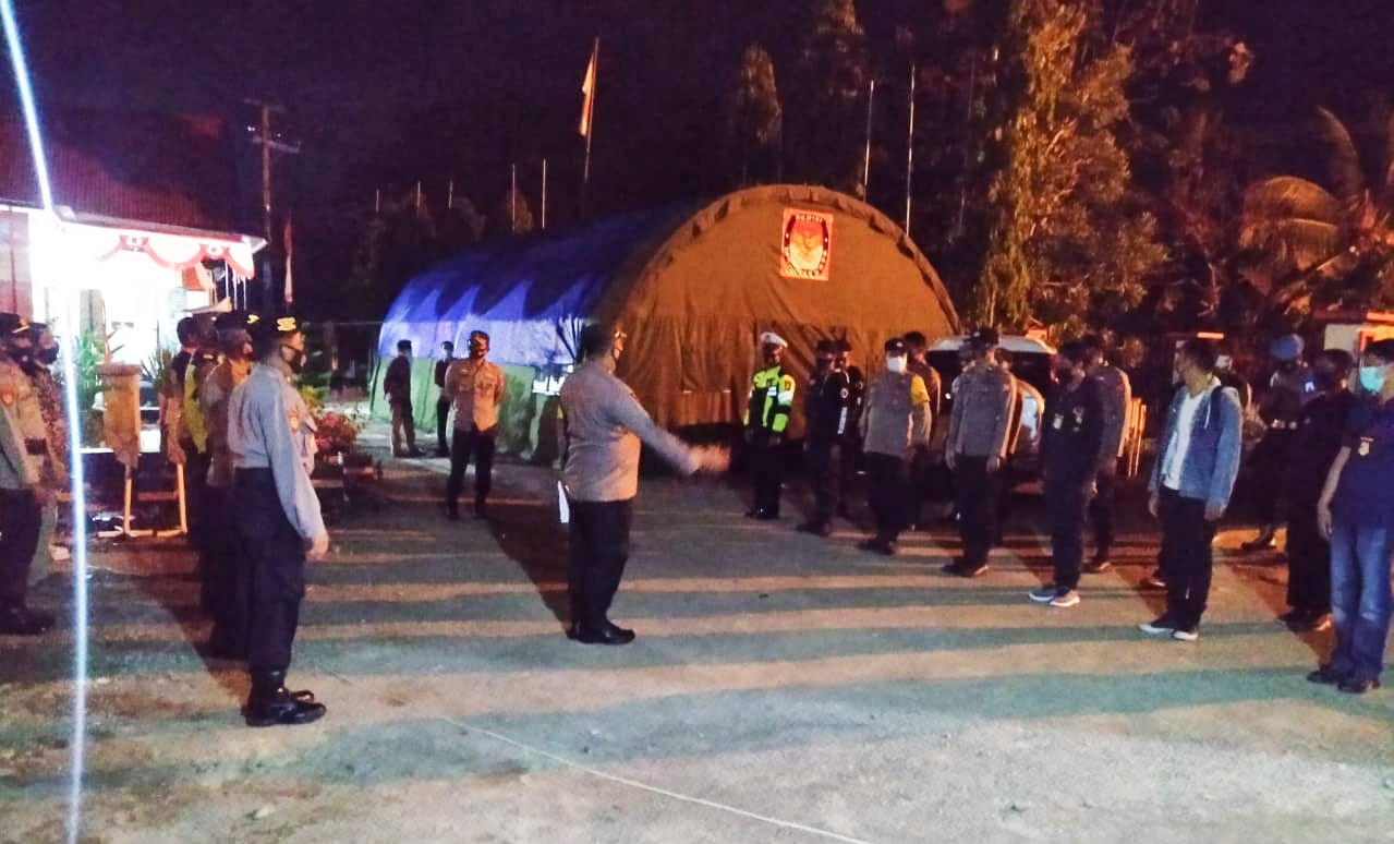 PolresPolresta Mamuju Turunkan Ratusan Personel Pengamanan Rapat Pleno Penetapan Bupati Mamuju