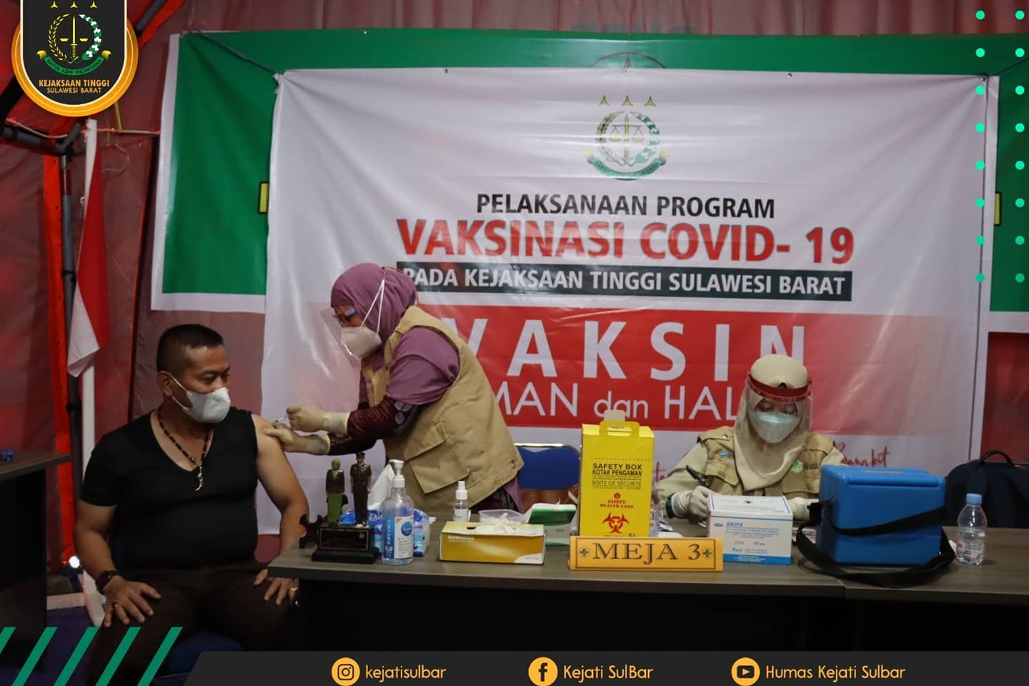 Kejati Sulbar Laksanakan Vaksinasi Pertama