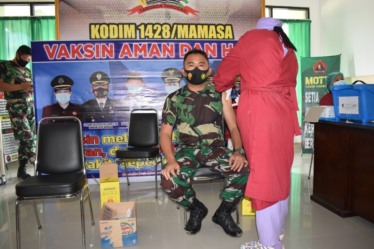 Personel Kodim 1428 Mamasa Laksanakan Vaksinasi Tahap Dua