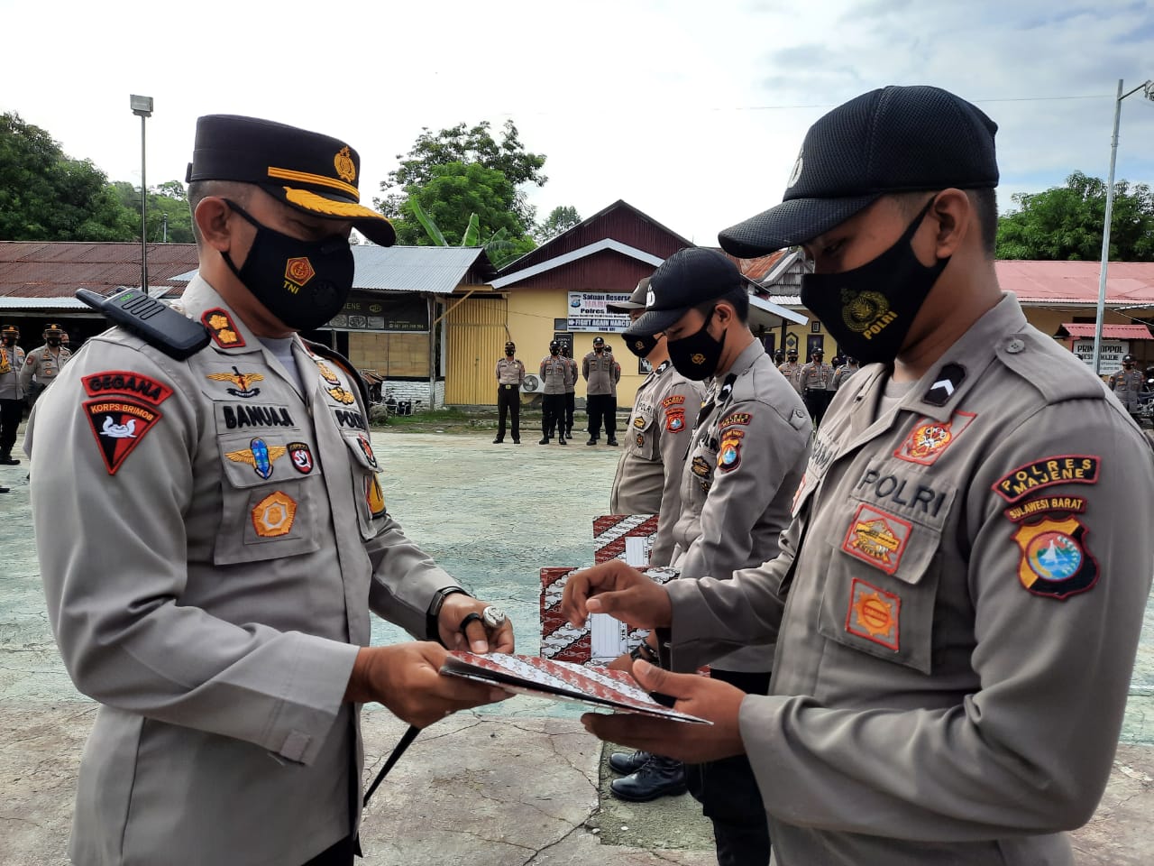 Pacu Semangat Kerja Personil, Kapolres Majene Berikan Reward dan Punishment