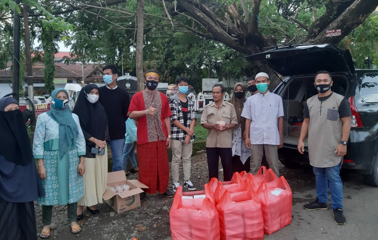 Dinas Transmigrasi SulSel Peduli Duafa