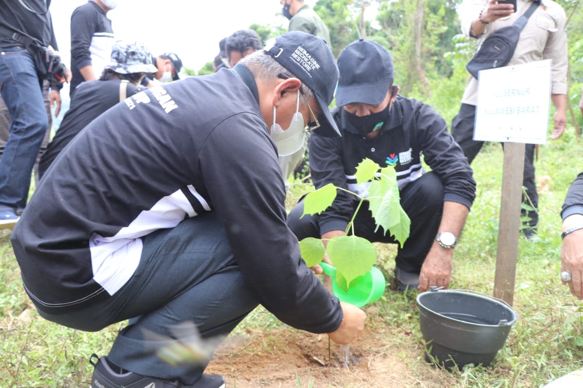 Gubernur Sulbar  Tekankan Jaga Lingkungan