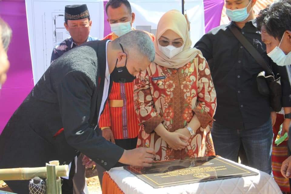 Peletakan Batu Pertama,Tandai Pembangunan Gereja Toraja Mamasa