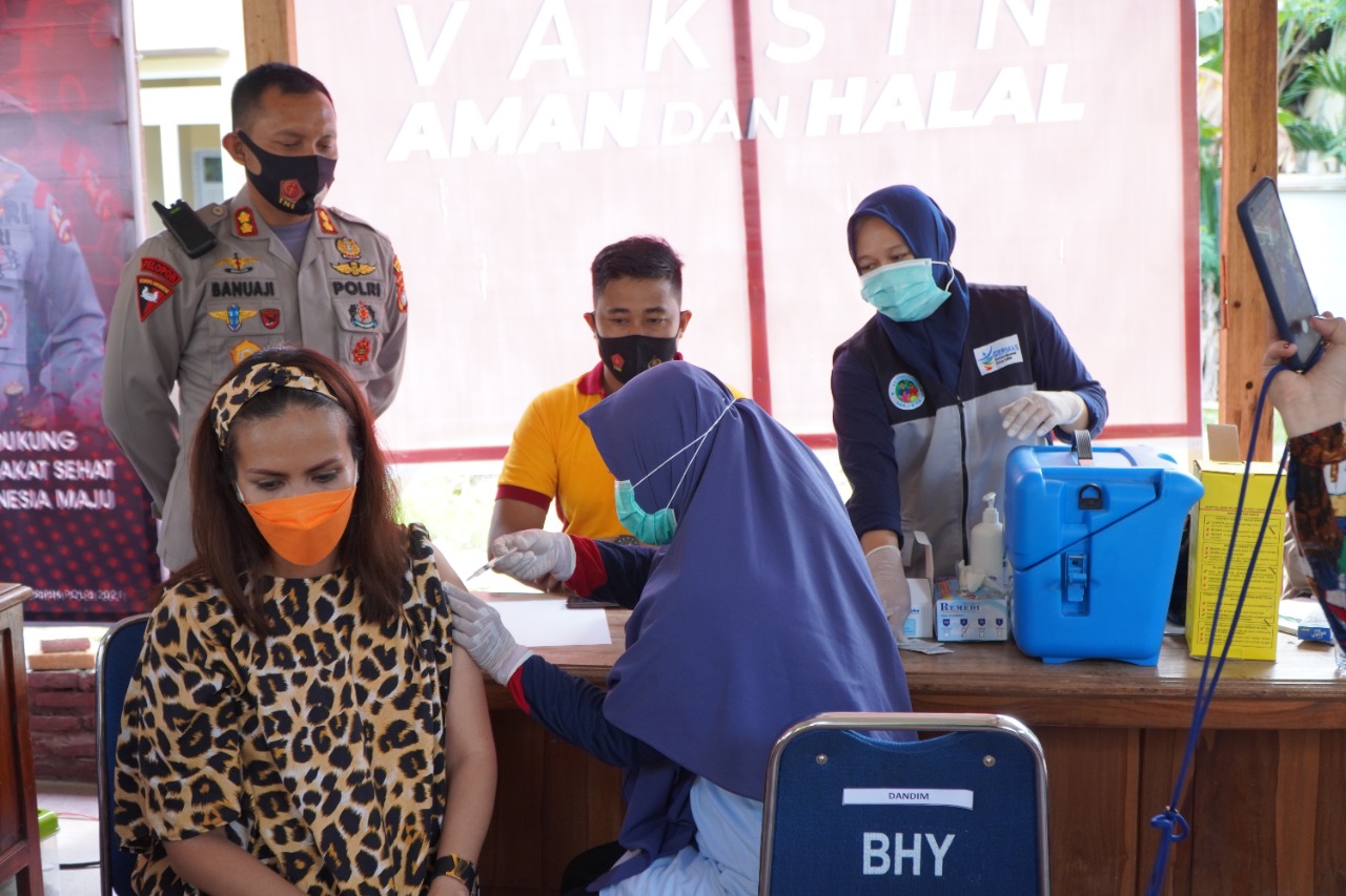 Gerai Vaksin, Polres Majene Terus Dukung Percepatan Penanganan Virus