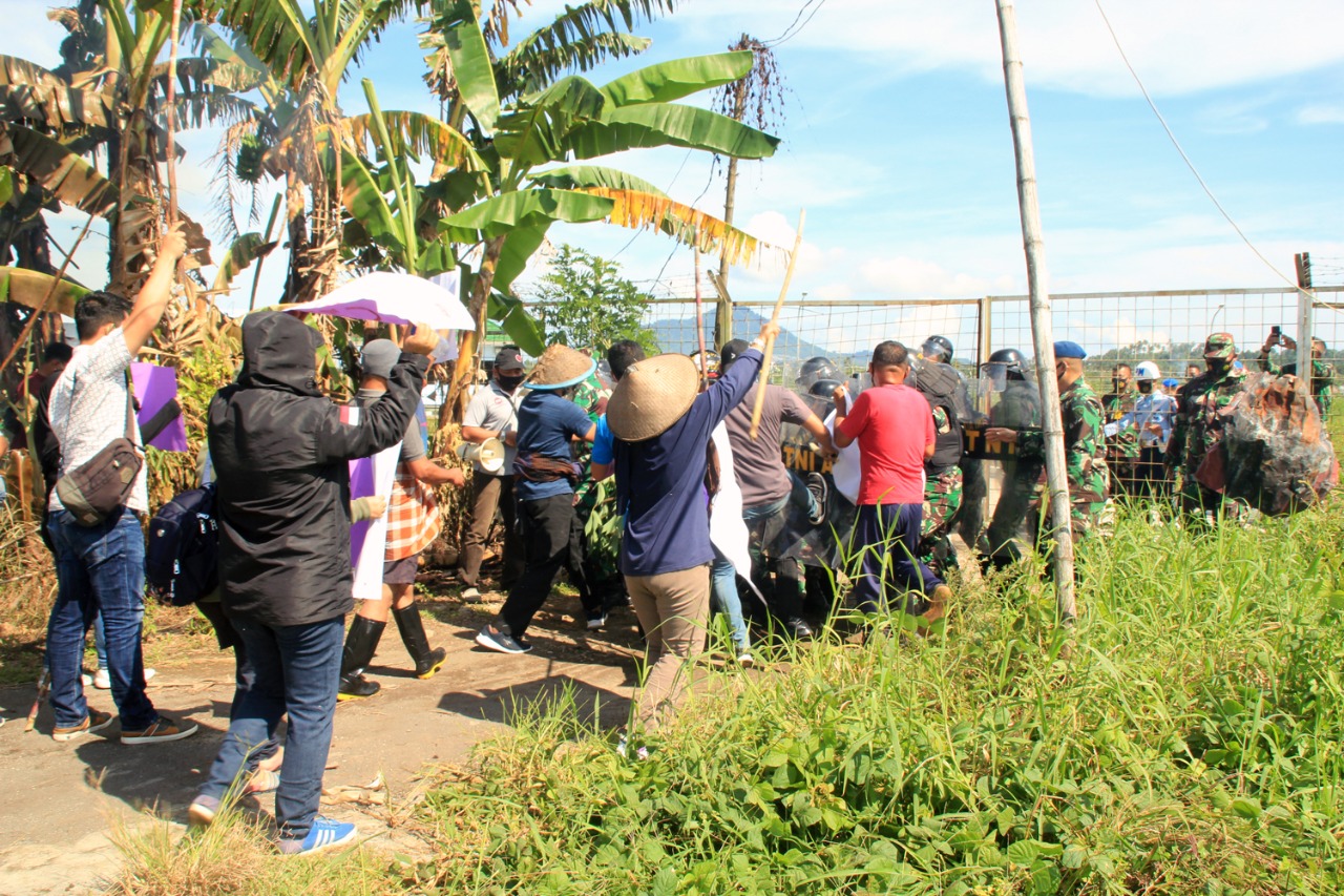 Selesai Serbuan Vaksinasi, Warga Datangi Pangkalan TNI AU Sam Ratulangi Manado