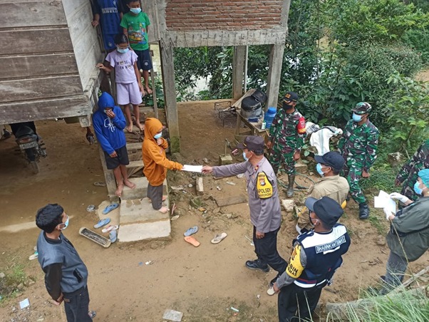 Ops Yustisi Penerapan Prokes Polsek Sumarorong