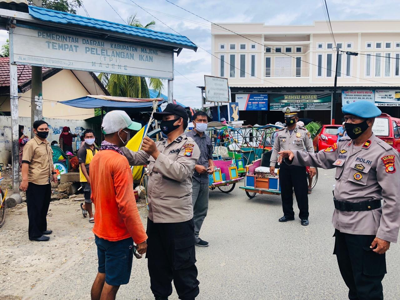 Polres Majene Sasar Tempat Pelelangan Ikan (TPI) Penertiban Prokes