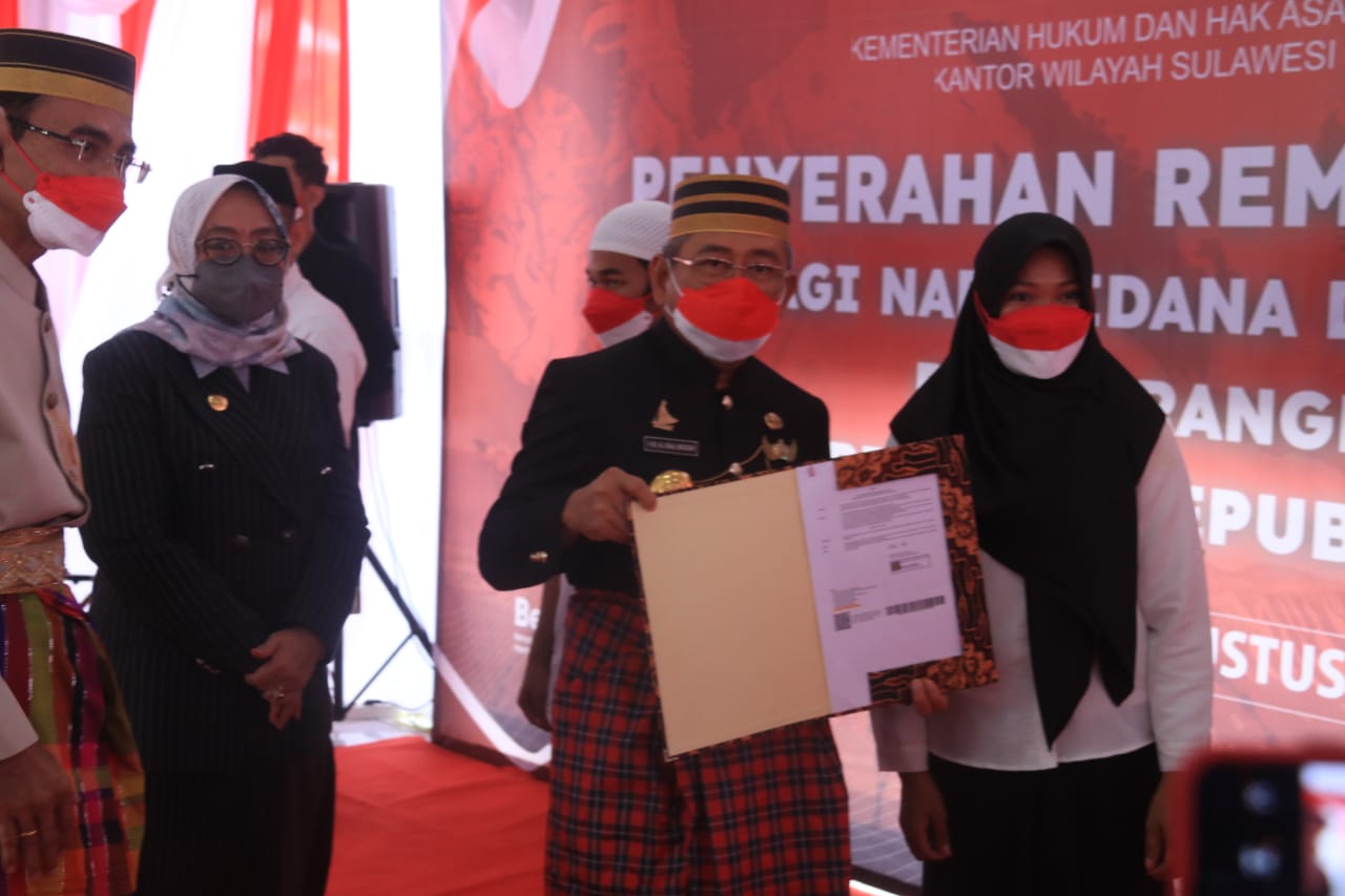 555 Orang Warga Binaan di Sulbar Dapat Remisi 555 Orang Warga Binaan di Sulbar Dapat Remisi