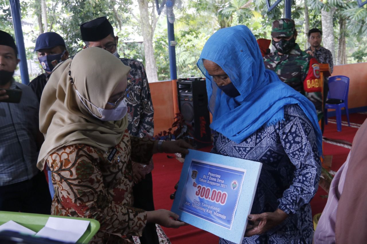 Desa Tampalang Luncurkan Program SAH1D, Bupati Sebut Ini Luar Biasa