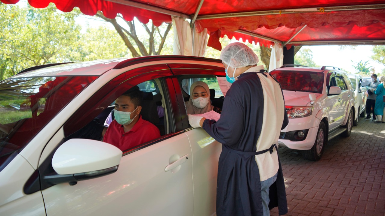 Mudahkan Pelanggan Dengan Vaksinasi Drive Thru Mudahkan Pelanggan Dengan Vaksinasi Drive Thru