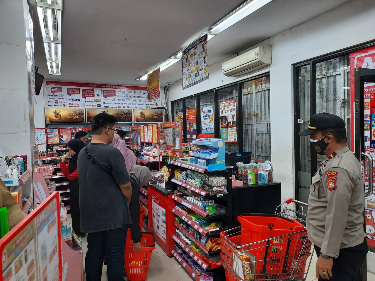 Cafe dan Warung Makan Jadi Sasaran Rutin Operasi KRYD Polres Majene Cafe dan Warung Makan Jadi Sasaran Rutin Operasi KRYD Polres Majene