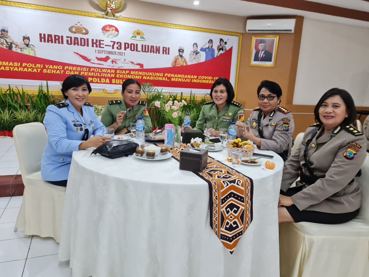 Wanita TNI Hadiri HUT Polwan di Polda Sulut Wanita TNI Hadiri HUT Polwan di Polda Sulut