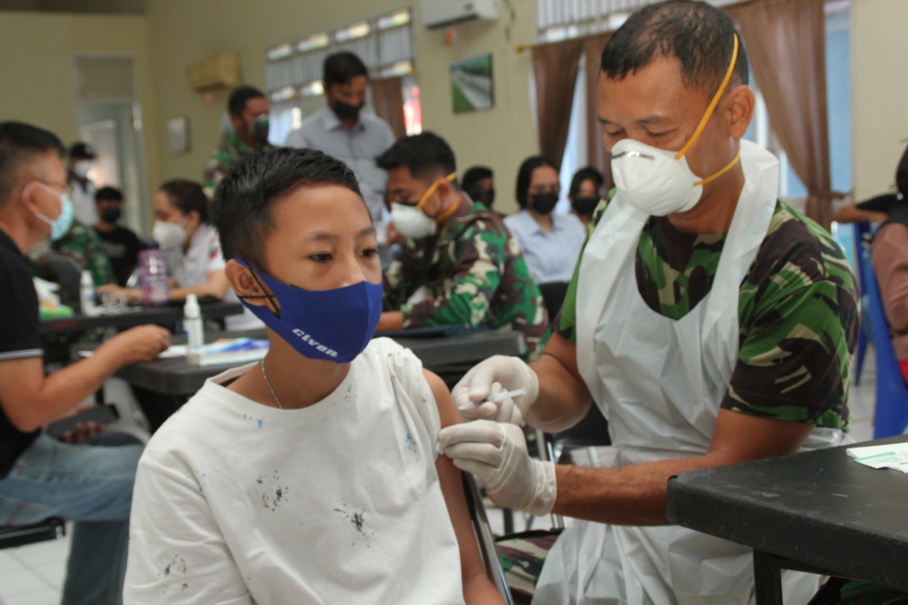 uka Duka Serbuan Vaksinasi Lanud Sam Ratulangi Manado