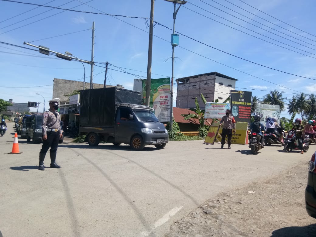 Satuan Lantas Polresta Mamuju Berlakukan Buka Tutup Jalan