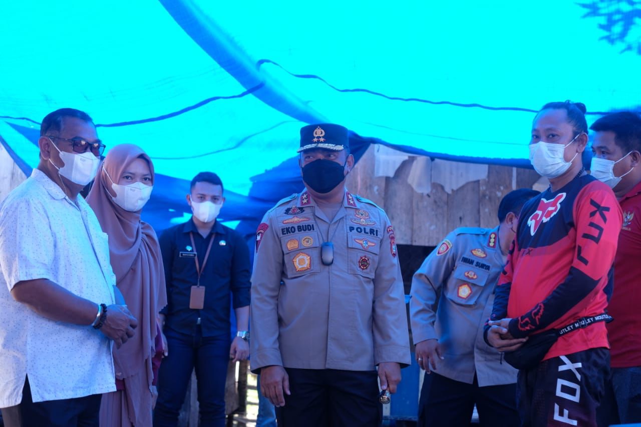 Sukseskan Vaksinasi Kapolda Sulbar turun ke Pelosok Desa