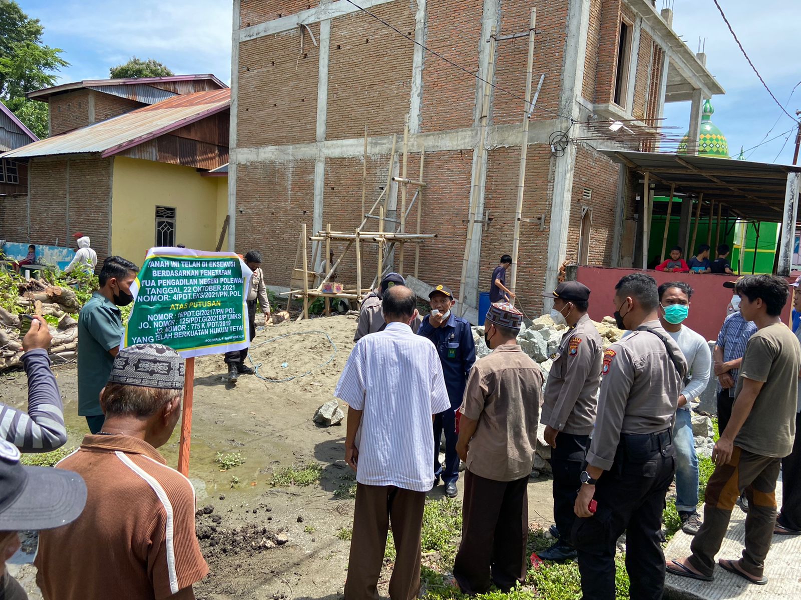 Kapolres Polman Menurunkan 33 Personel Pengamanan Eksekusi Lahan di Dusun Lambe