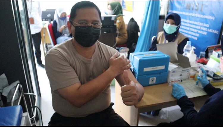 BNNP Sulbar Laksanakan Vaksinasi Booster BNNP Sulbar Laksanakan Vaksinasi Booster