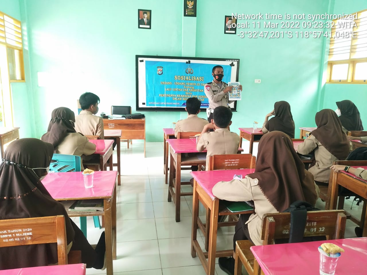 Polantas Majene Sasar SMP Negeri 1 Sosialisasi Tertib Berkendara dan Prokes